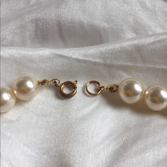 Pearl Necklace - Picture 3 of 3